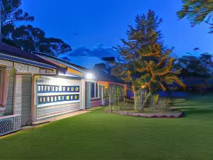 Castlereagh Motor Inn