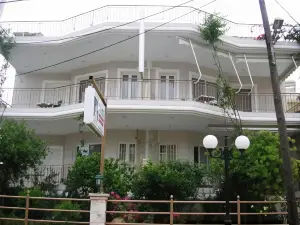 Lerna Rooms