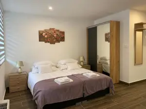 M70 Apartmanház