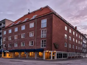 Hotel Amadeus by First