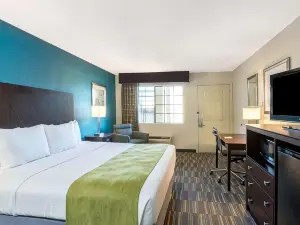Days Inn by Wyndham Snyder