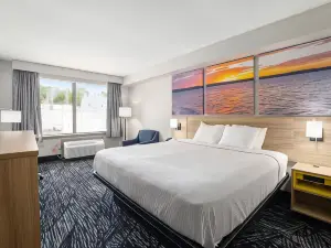 Days Inn & Suites by Wyndham Norton Shores/Muskegon