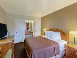 Travelodge by Wyndham Santa Rosa Wine Country