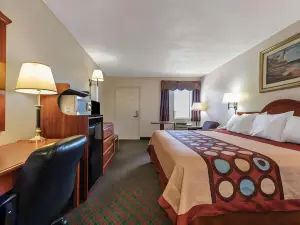 Super 8 by Wyndham Eastland