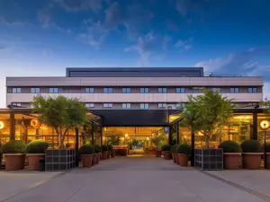 Aravaca Village Hotel
