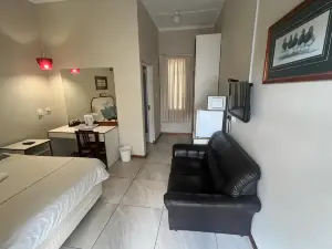 2 Oaks Guesthouse