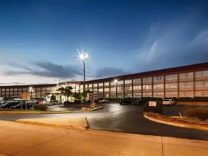 Best Western Plus Chicago Hillside