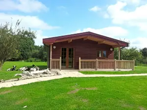 Wall Eden Farm - Luxury Log Cabins and Glamping