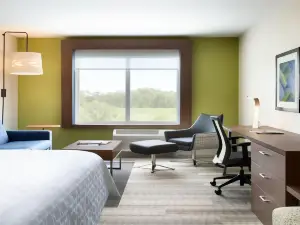 Holiday Inn Express Fall River North