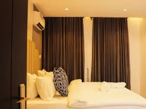 Adeloo Suites