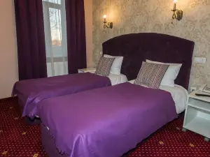 Azhur Hotel