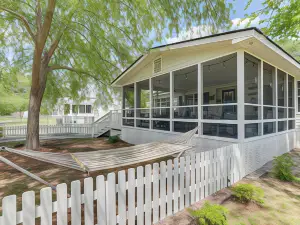 Lake Marion Home: Kayaks, Dock, Waterfront Fun!