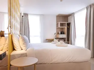 Hôtel Kyriad Prestige Paris Asnieres
