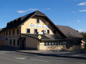 Črni Baron Pension Black Baron