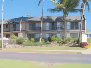 Whitsunday Waterfront Apartments