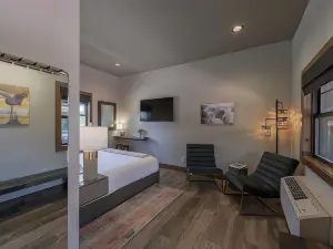 Golden Stone Inn
