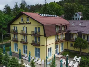 Hotel Dobsi