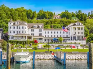 Island House Hotel