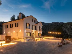 LA CASA DEL PANTANO -> 라 카사 델 판타노