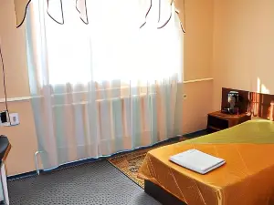 Piramida Hotel