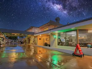 Biloela Centre Motel & Grevillea Steakhouse & Bar