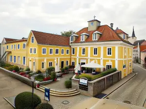 多瑙河畔伊布斯旅館