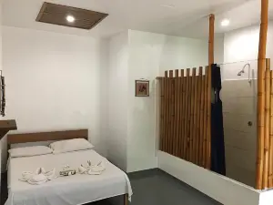 Tori's Backpackers Paradise
