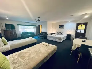 濱海汽車旅館