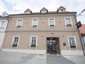 Hotel Maribor & Garden Rooms