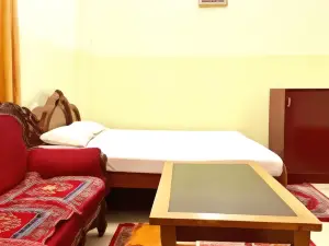 Hotel Mayuri Regency