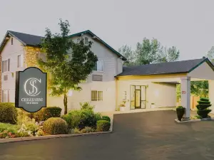 Creekside Inn & Suites