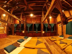 Dinh Da H'Mong - Karsterly Rock Lodge