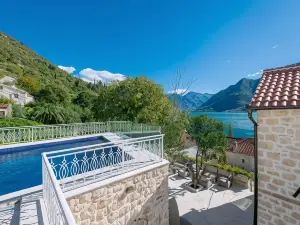 โฮเทล แอนด์ เรสเตอรองต์ คอนเต้