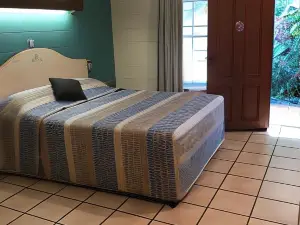 Curtain Fig Motel