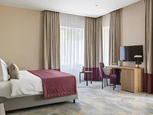 Berry Hotel & SPA (Бэрри)
