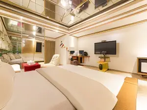 S-Petite Hotel