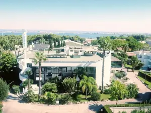 โรงแรมตัวร์สปอร์ต เรสซิเดนซ์