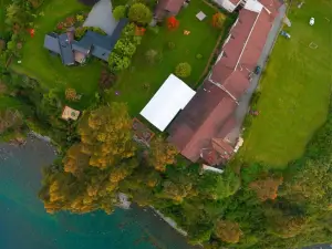 Hotel Borde Lago