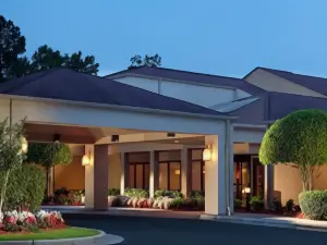 Courtyard by Marriott Savannah Midtown