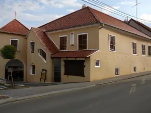 Hotel Eisenhuthaus