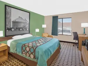 Super 8 by Wyndham Beaver DAM