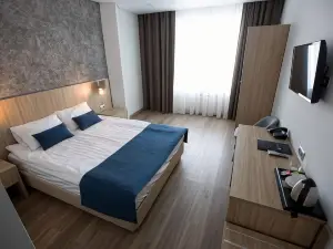 Planeta IQ Hotel