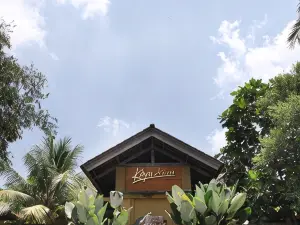 Kayu Arum Resort