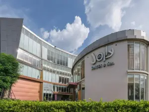 Jolly Suites&Spa Petkasem
