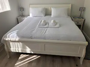 Railway Avenue Rooms