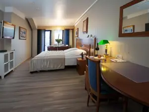 Tino's Hotel