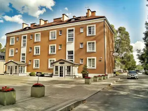 American House Hennela