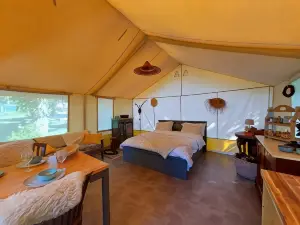 Glamping with private bathroom and spacious garden