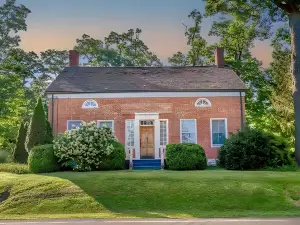 Elmrock Inn