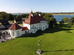 Gl. Avernæs Sinatur Hotel & Konference
